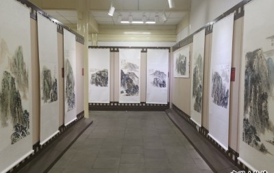 《国礼画家张兴峰山水水墨画献礼展》在京举办