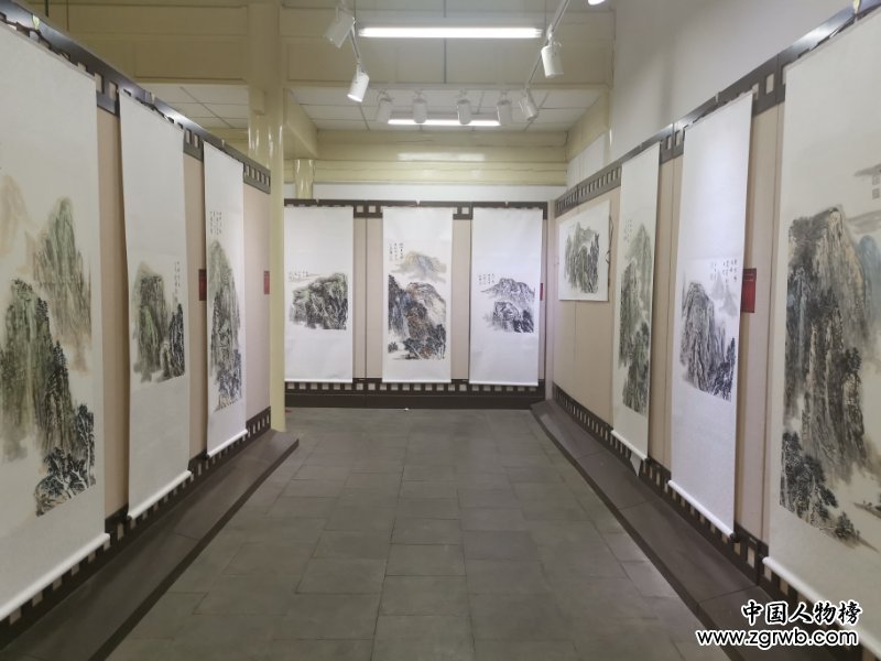 《国礼画家张兴峰山水水墨画献礼展》在京举办