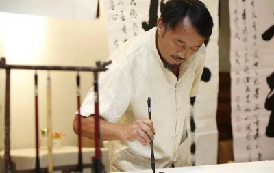 「我和我的祖国」纪念建国七十周年--新时代(经典)艺术家之七十三--周明传