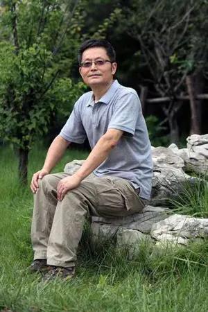 郭建——中宣盛世国际书画院院聘画家、著名书画家