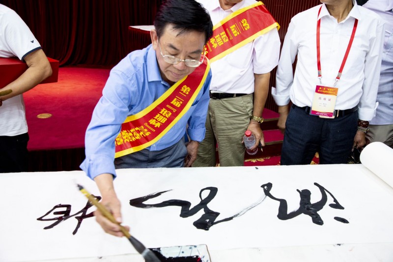 中国楹联学会中宣盛世文化艺术交流中心书画风采展示——邓东亮 