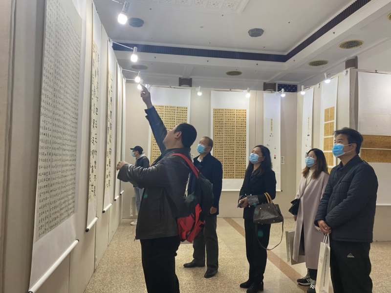 门头沟书法家协会市区分会组织部分会员参观北京书法篆刻精品展