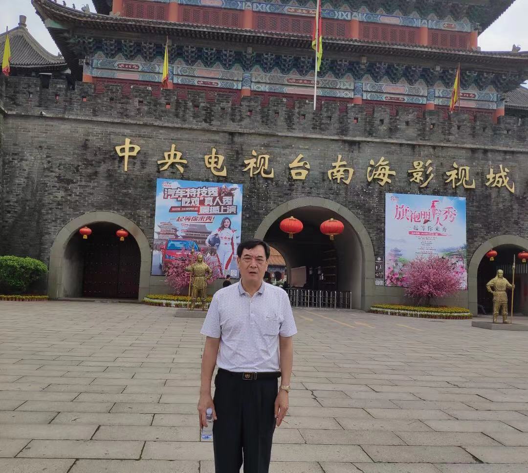展艺术名人风采,弘万家文化精髓——吴柱樑(三十九) 展艺术名人风采,弘万家文化精髓——吴柱樑(三十九)