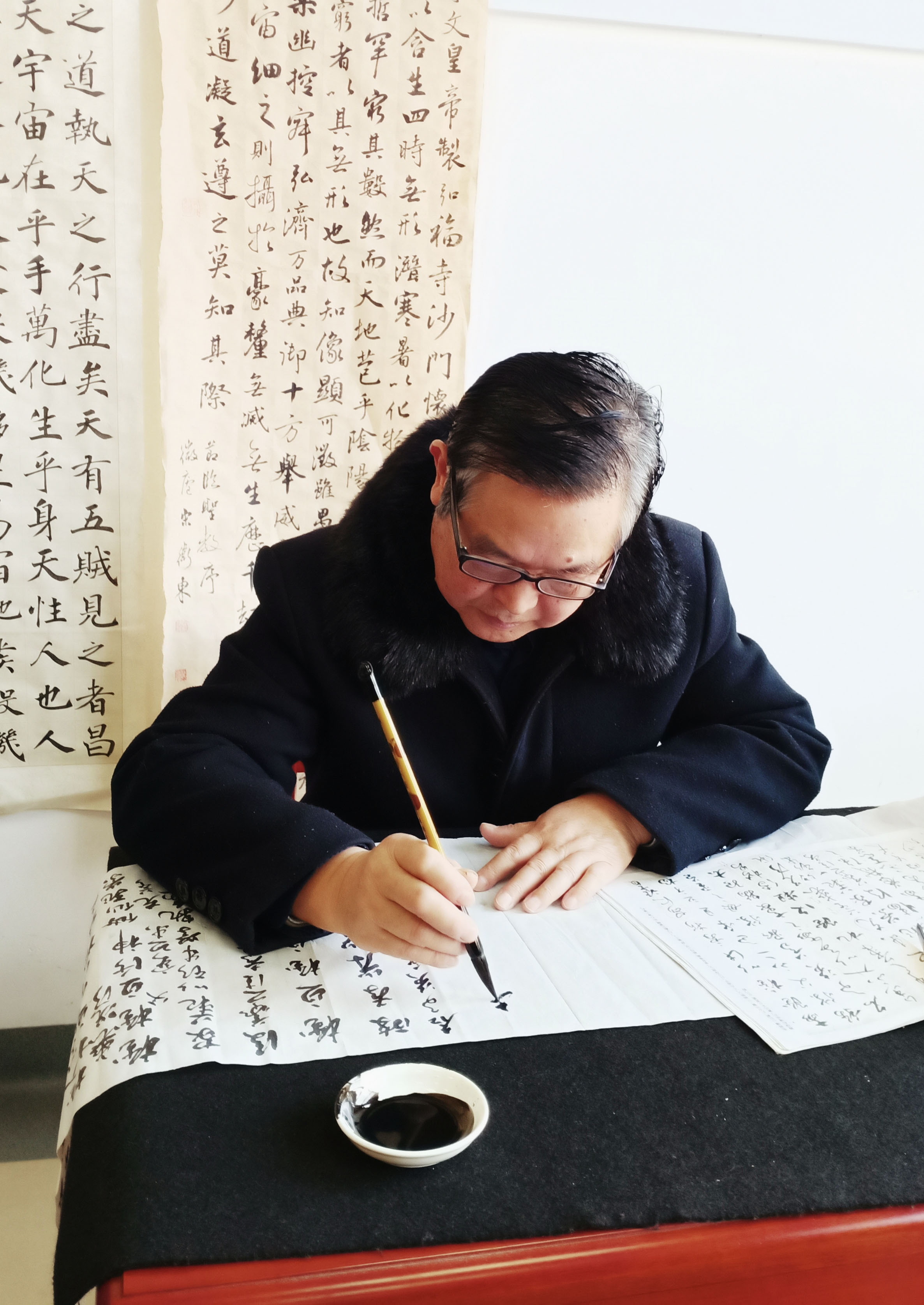 展艺术名人风采,弘万家文化精髓——欧阳从耀(五十四) 展艺术名人风采,弘万家文化精髓——欧阳从耀(五十四)