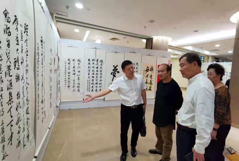 文艺勇担当 共圆中国梦 “ 薰风南来”——中国文化进万家博鳌文化论坛暨书画邀请展成功举办 文艺勇担当 共圆中国梦 “ 薰风南来”——中国文化进万家博鳌文化论坛暨书画邀请展成功举办