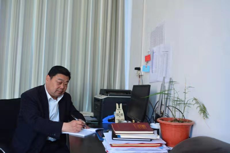 杨明星——中宣盛世国际书画院会员、著名书画家