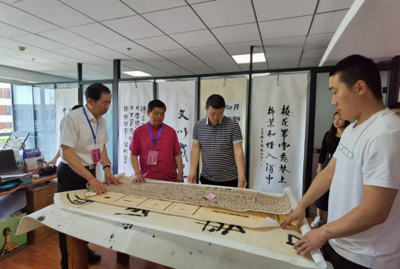 雅集赞百岁，高朋夸高风。 ——“冀南山底抗日地道杯”诗书画印风采大赛评委风采展示