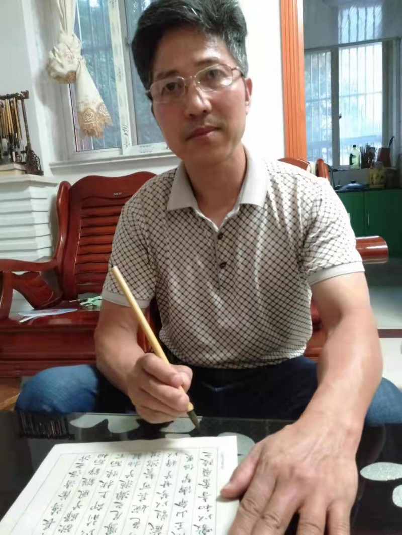 周维江——中宣盛世国际书画院会员、著名书画家