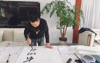 徐建良——中宣盛世国际书画院会员、著名书画家