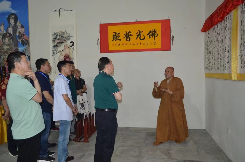 “大美五台山 翰墨中华情”书画展暨中国文化进万家艺术团走进五台山采风笔会在五台山清凉寺举行