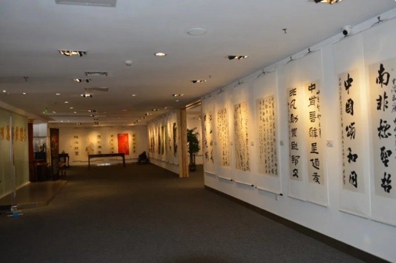 “纪念一带一路倡议10周年当代书画名家邀请展”在北京中国生态书画院开幕