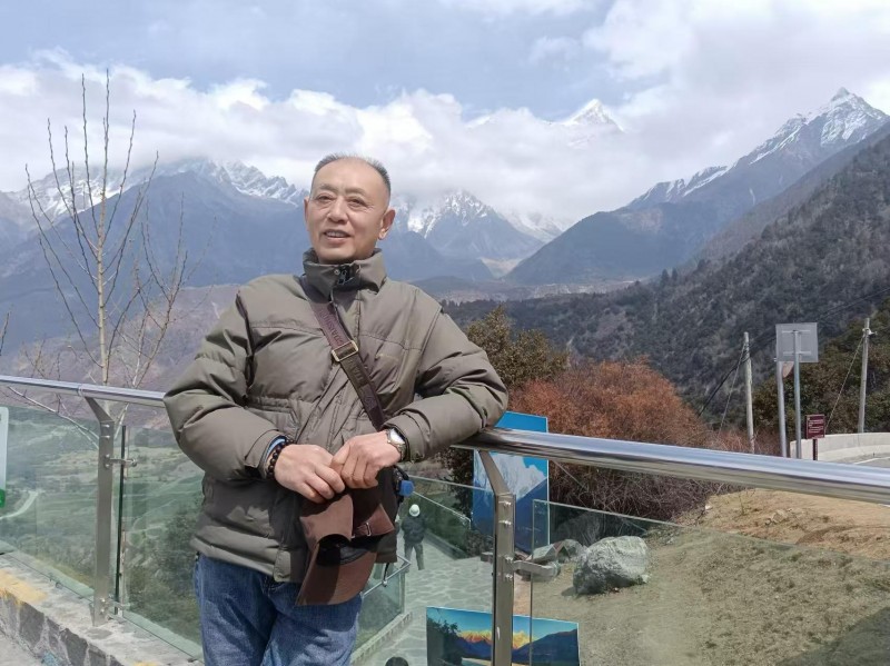 “金蛇献瑞 迎新纳福”著名艺术家李正栋向全国人民拜年暨2025新春贺岁艺术展