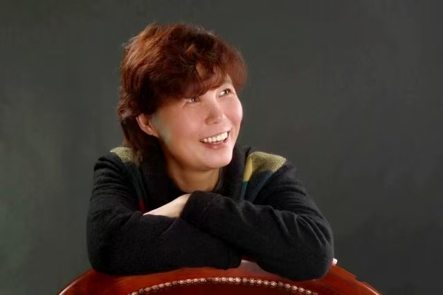 “金蛇献瑞 迎新纳福”著名艺术家宋燕琳向全国人民拜年暨2025新春贺岁艺术展