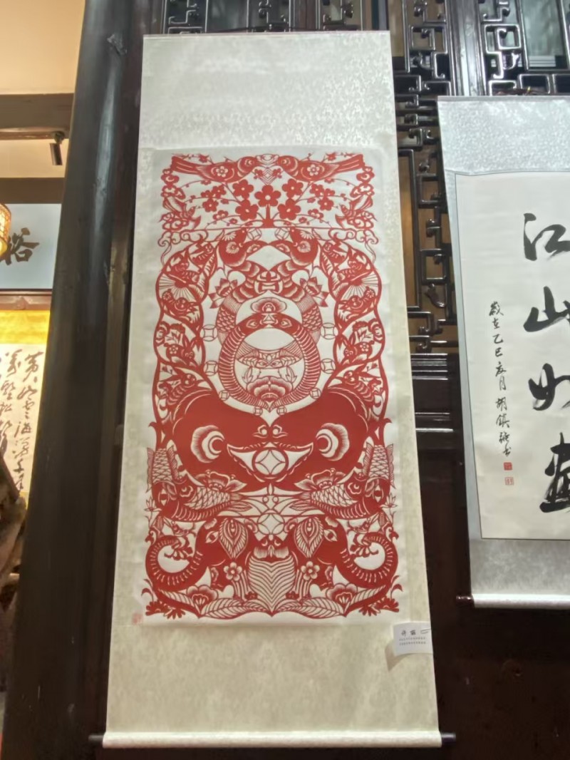 许丽——中宣盛世国际书画院会员、著名书画家