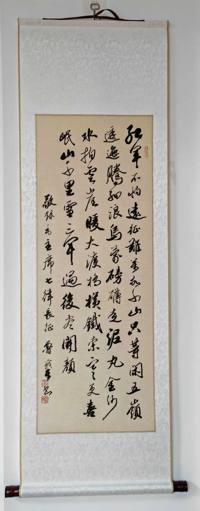 永葆文化活力 振奋民族精神 ——爱国有我之：鲁战平，我为抗战胜利写一幅书法。