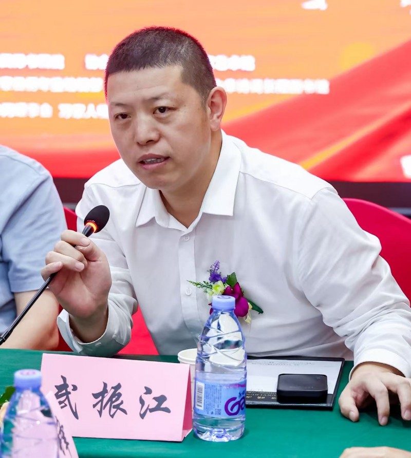 文化进万家文艺研讨会之卢宏斌中国画个展艺术学术交流会在京举行