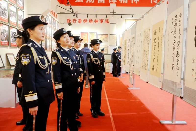 莫旗公安局开展“阳光下的守护”喜迎第六个中国人民警察节系列活动