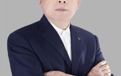 郑新华——中宣盛世国际书画院会员、著名书画家