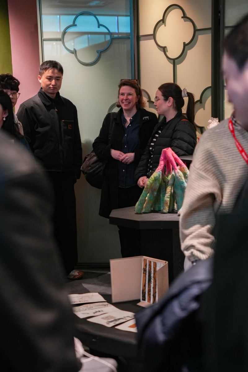 中国非遗在英国大放异彩 ——“流动文明”中国非遗展架起中英文化交流新桥梁