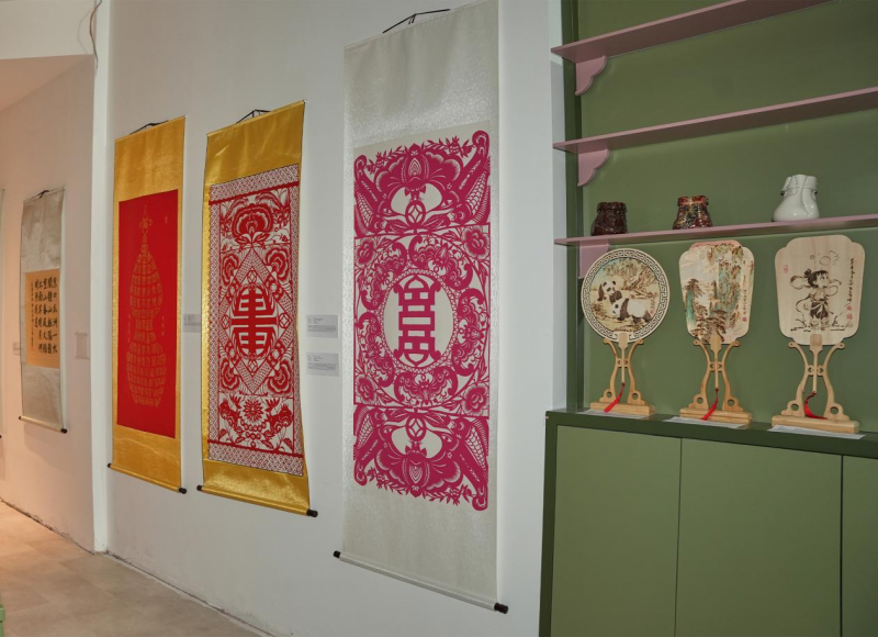 中国非遗在英国大放异彩 ——“流动文明”中国非遗展架起中英文化交流新桥梁